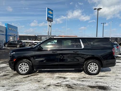 2023 Chevrolet Suburban LT