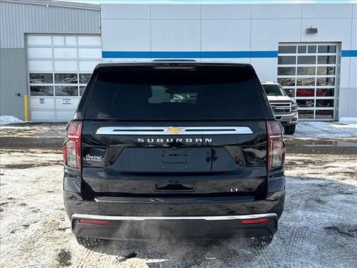 2023 Chevrolet Suburban LT