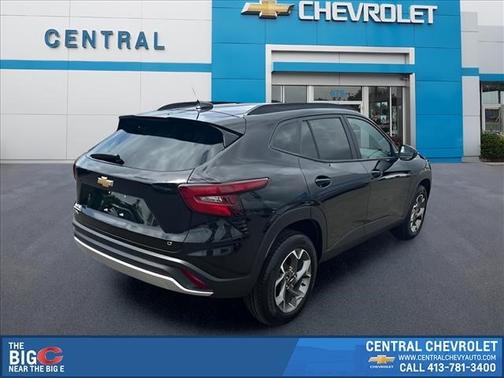 Mosaic Black Metallic 2025 Chevrolet Trax LT