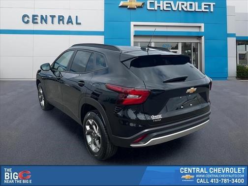 Mosaic Black Metallic 2025 Chevrolet Trax LT
