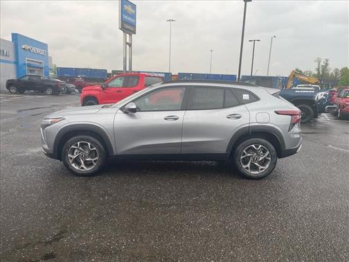 Sterling Gray Metallic 2026 Chevrolet Trax LT