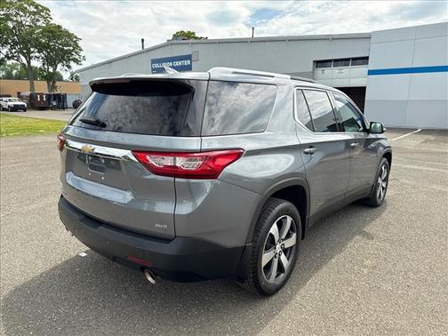 Satin Steel Metallic 2018 Chevrolet Traverse LT Leather