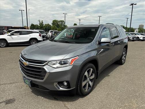 Satin Steel Metallic 2018 Chevrolet Traverse LT Leather
