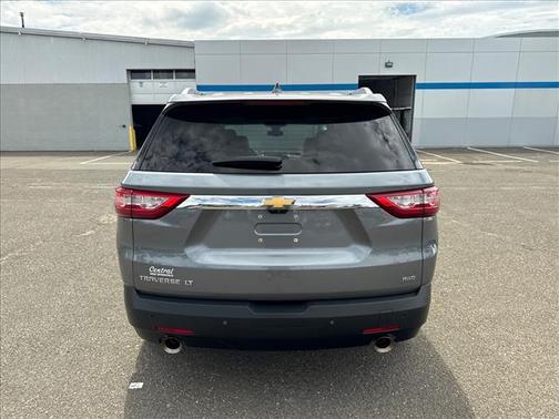 Satin Steel Metallic 2018 Chevrolet Traverse LT Leather