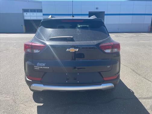 Mosaic Black Metallic 2026 Chevrolet Trailblazer LT