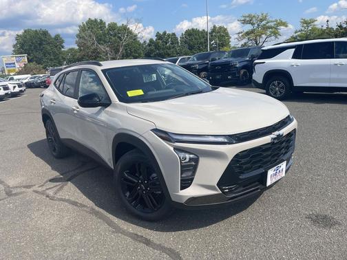 White Sands 2026 Chevrolet Trax FWD ACTIV