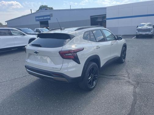 White Sands 2026 Chevrolet Trax FWD ACTIV