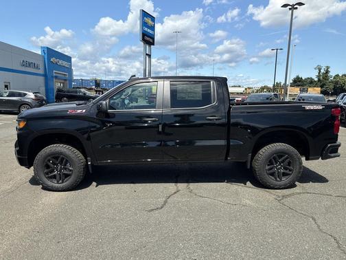 Black 2026 Chevrolet Silverado 1500 Custom Trail Boss