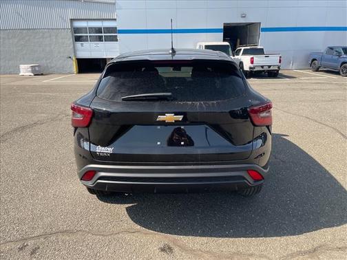 Mosaic Black Metallic 2026 Chevrolet Trax LS