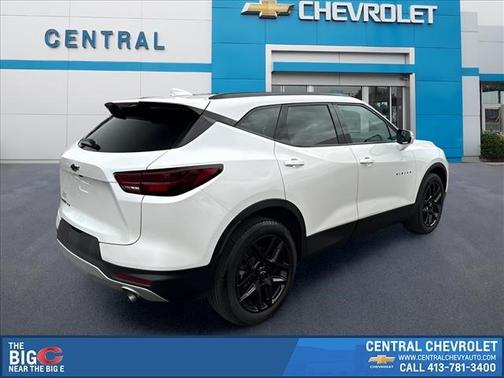 Iridescent Pearl Tricoat 2023 Chevrolet Blazer 3LT