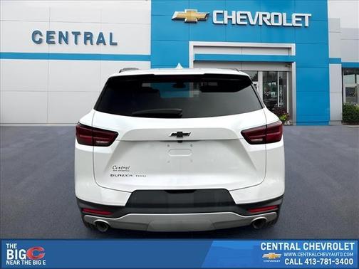 Iridescent Pearl Tricoat 2023 Chevrolet Blazer 3LT