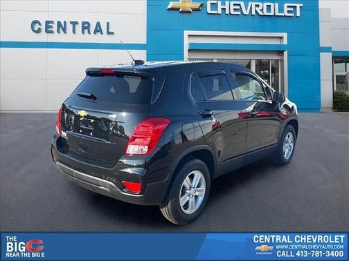 Mosaic Black Metallic 2022 Chevrolet Trax LS