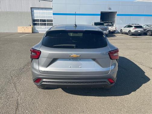 Sterling Gray Metallic 2026 Chevrolet Trax LS