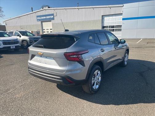 Sterling Gray Metallic 2026 Chevrolet Trax LS