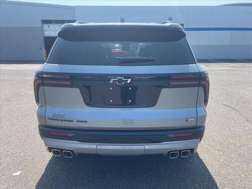 Sterling Gray Metallic 2026 Chevrolet Traverse AWD Z71