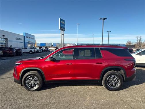2025 Chevrolet Traverse LT