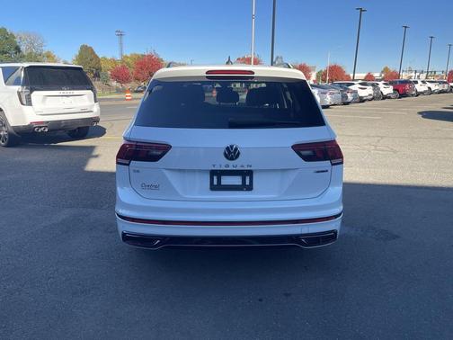 Pure White 2022 Volkswagen Tiguan 2.0T SE R-Line Black 4MOTION