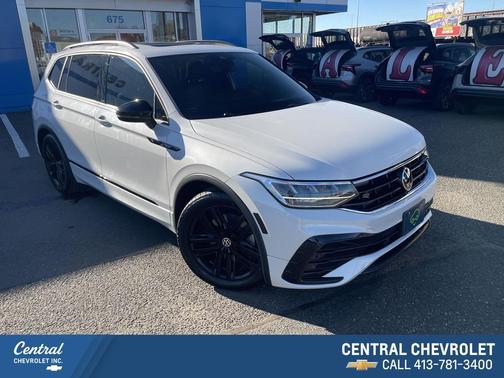 Pure White 2022 Volkswagen Tiguan 2.0T SE R-Line Black 4MOTION