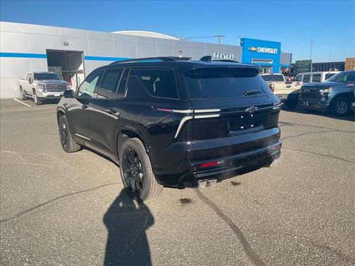 Mosaic Black Metallic 2026 Chevrolet Traverse RS