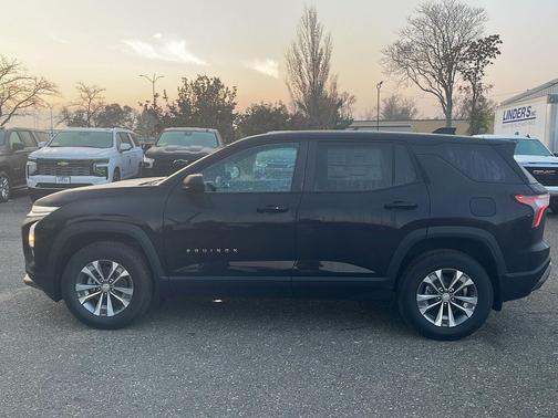 Mosaic Black Metallic 2027 Chevrolet Equinox 1LT