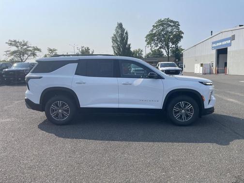 Summit White 2027 Chevrolet Traverse LT