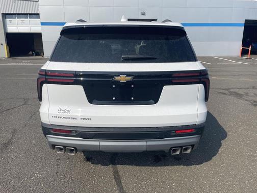 Summit White 2027 Chevrolet Traverse LT