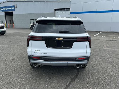 Summit White 2027 Chevrolet Traverse LT