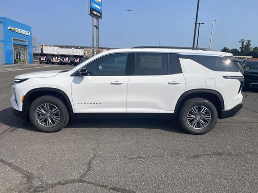 Summit White 2027 Chevrolet Traverse LT