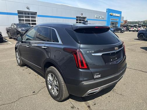 Shadow Metallic 2021 Cadillac XT5 Premium Luxury