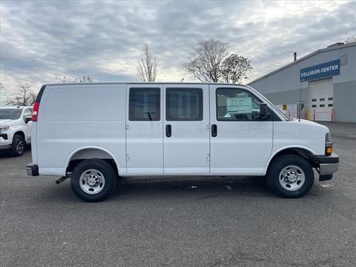 2025 Chevrolet Express 2500 RWD 2500 Regular Wheelbase WT