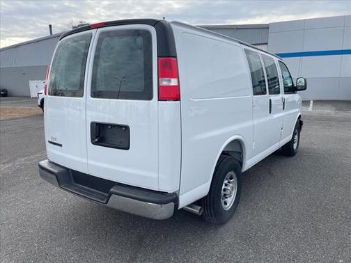 2025 Chevrolet Express 2500 RWD 2500 Regular Wheelbase WT