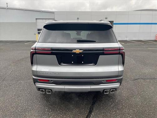 Sterling Gray Metallic 2026 Chevrolet Traverse LT
