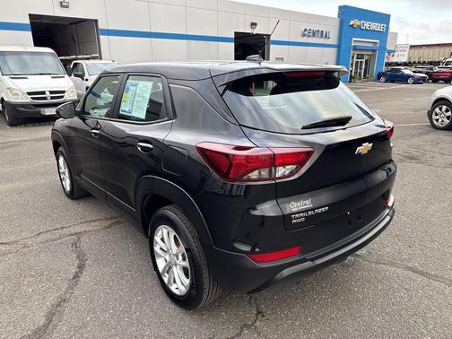Mosaic Black Metallic 2024 Chevrolet Trailblazer LS