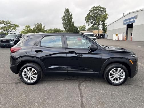 Mosaic Black Metallic 2024 Chevrolet Trailblazer LS