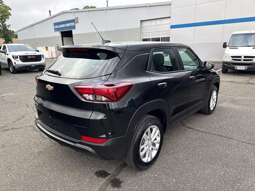 Mosaic Black Metallic 2024 Chevrolet Trailblazer LS