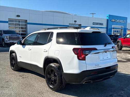 2023 GMC Acadia AWD AT4