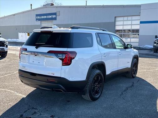 2023 GMC Acadia AWD AT4