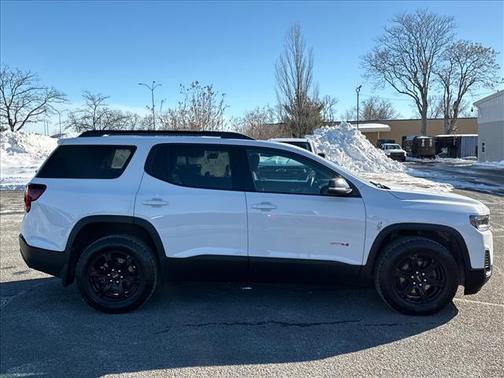 2023 GMC Acadia AWD AT4