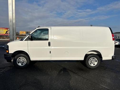 2025 Chevrolet Express 2500 RWD 2500 Regular Wheelbase WT