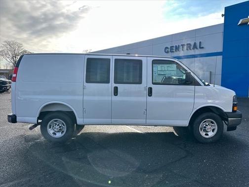 2025 Chevrolet Express 2500 RWD 2500 Regular Wheelbase WT