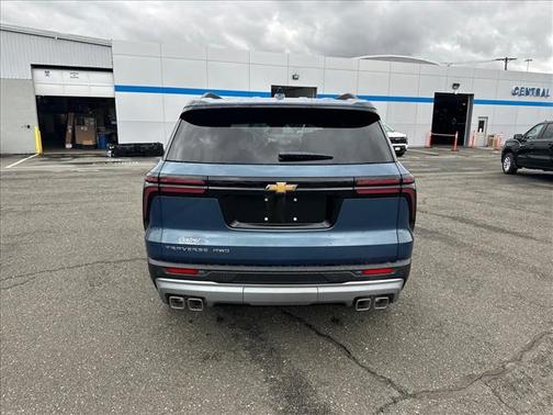 Lakeshore Blue Metallic 2026 Chevrolet Traverse LT