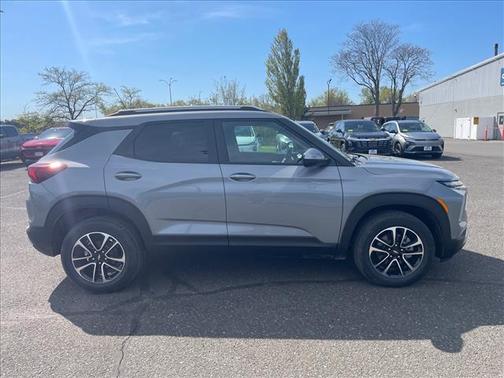 Sterling Gray Metallic 2026 Chevrolet Trailblazer LT