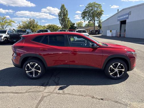 Apex Red 2026 Chevrolet Trax FWD 1RS