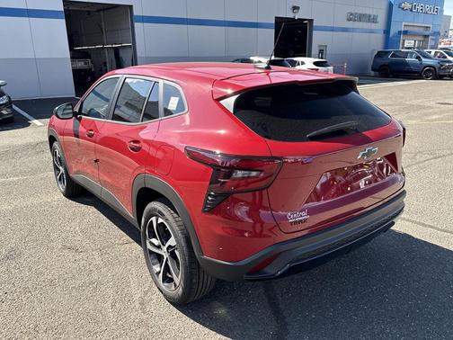 Apex Red 2026 Chevrolet Trax FWD 1RS