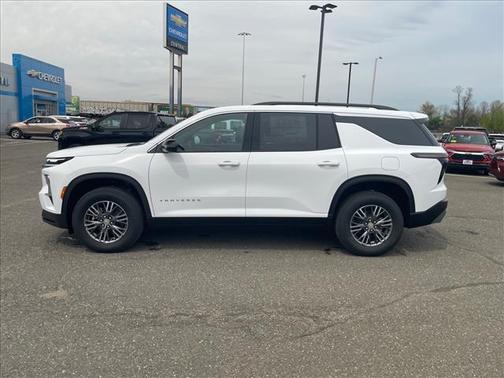 Summit White 2026 Chevrolet Traverse LT