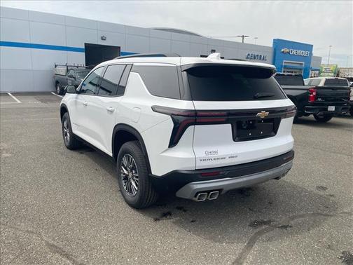 Summit White 2026 Chevrolet Traverse LT