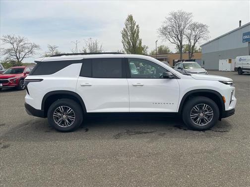 Summit White 2026 Chevrolet Traverse LT