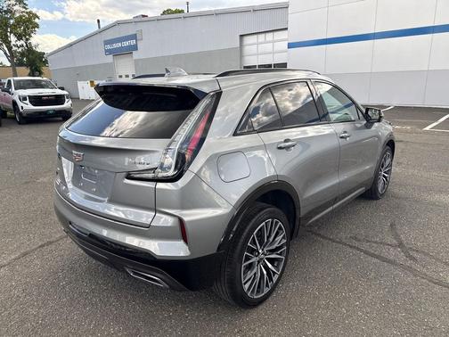 Argent Silver Metallic 2024 Cadillac XT4 Sport