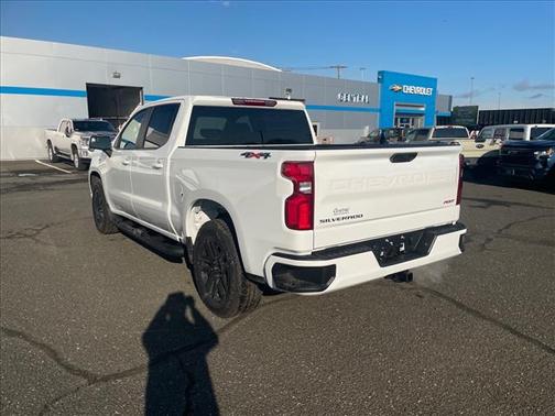 Summit White 2026 Chevrolet Silverado 1500 RST