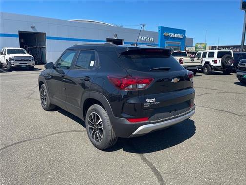 Mosaic Black Metallic 2026 Chevrolet Trailblazer LT